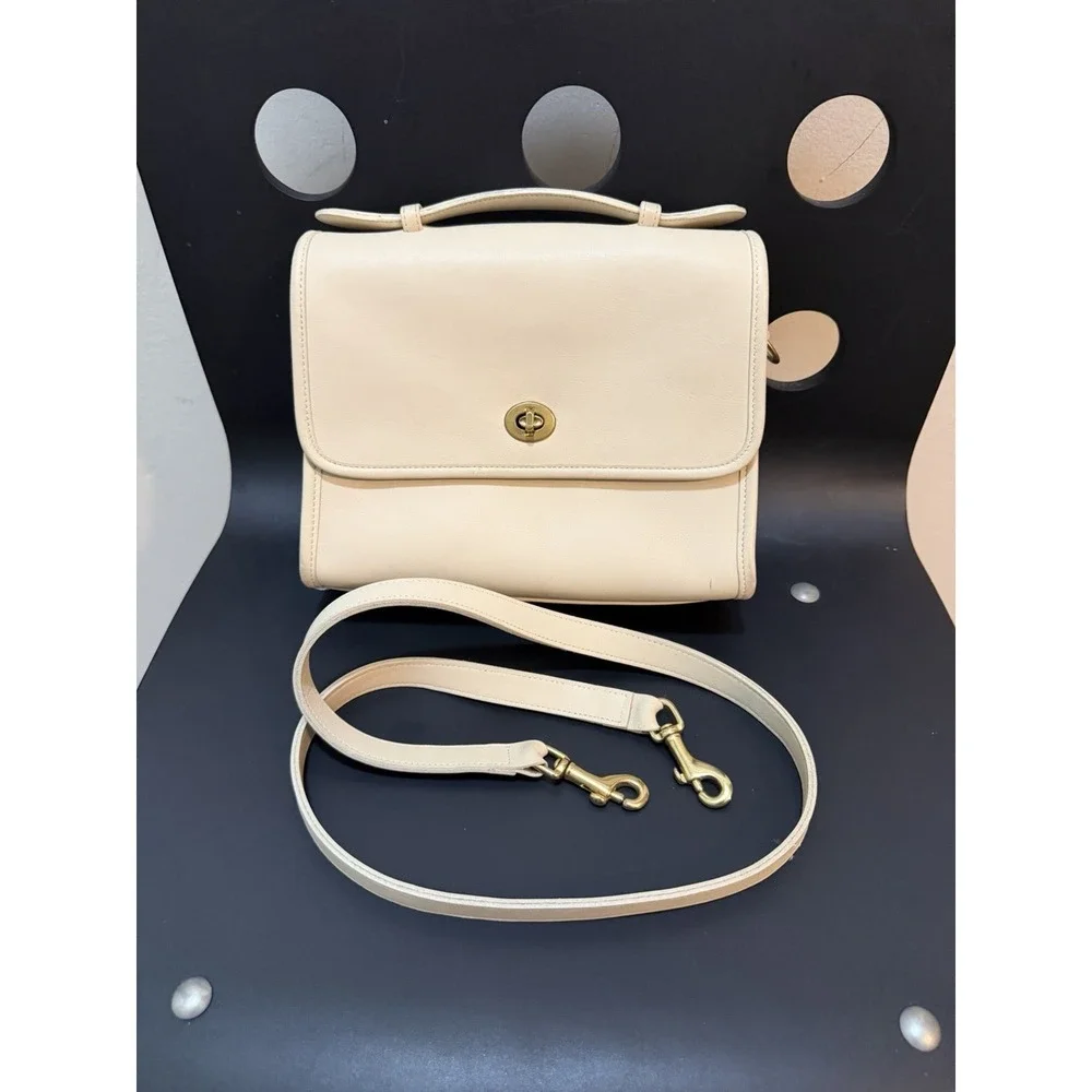 Vintage Coach 0912-220 Court Bag Leather Crossbody Shoulder Bag Bone Handbag